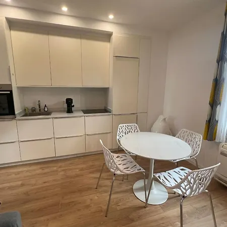 Aurelie - Charming 1br Trottel - By Tgb Διαμέρισμα